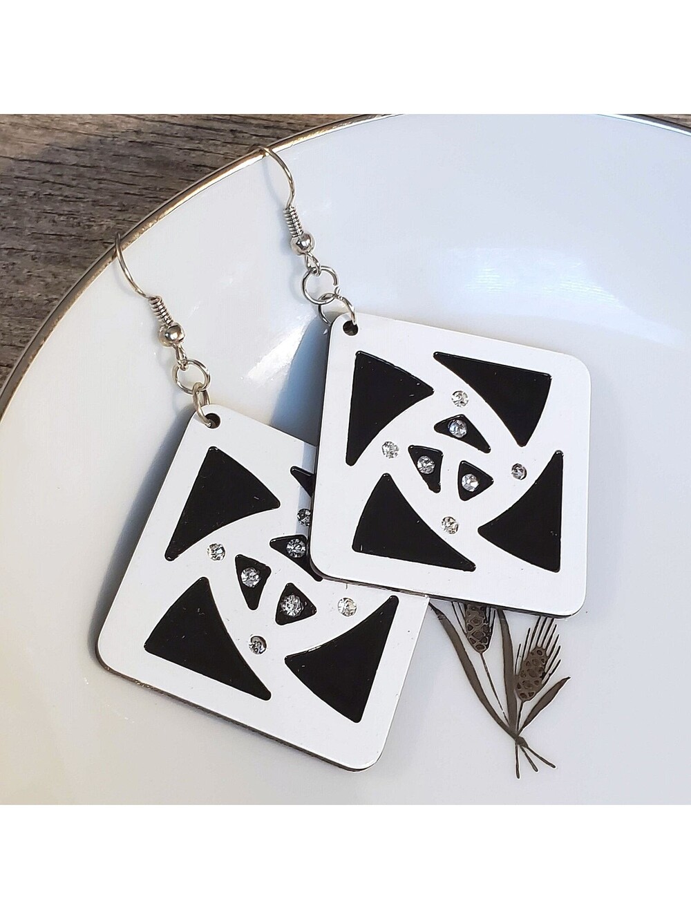 Vintage Y2K White Black Lucite Austrian Crystal Large Diamond Rhombus Earrings - Picture 8 of 10